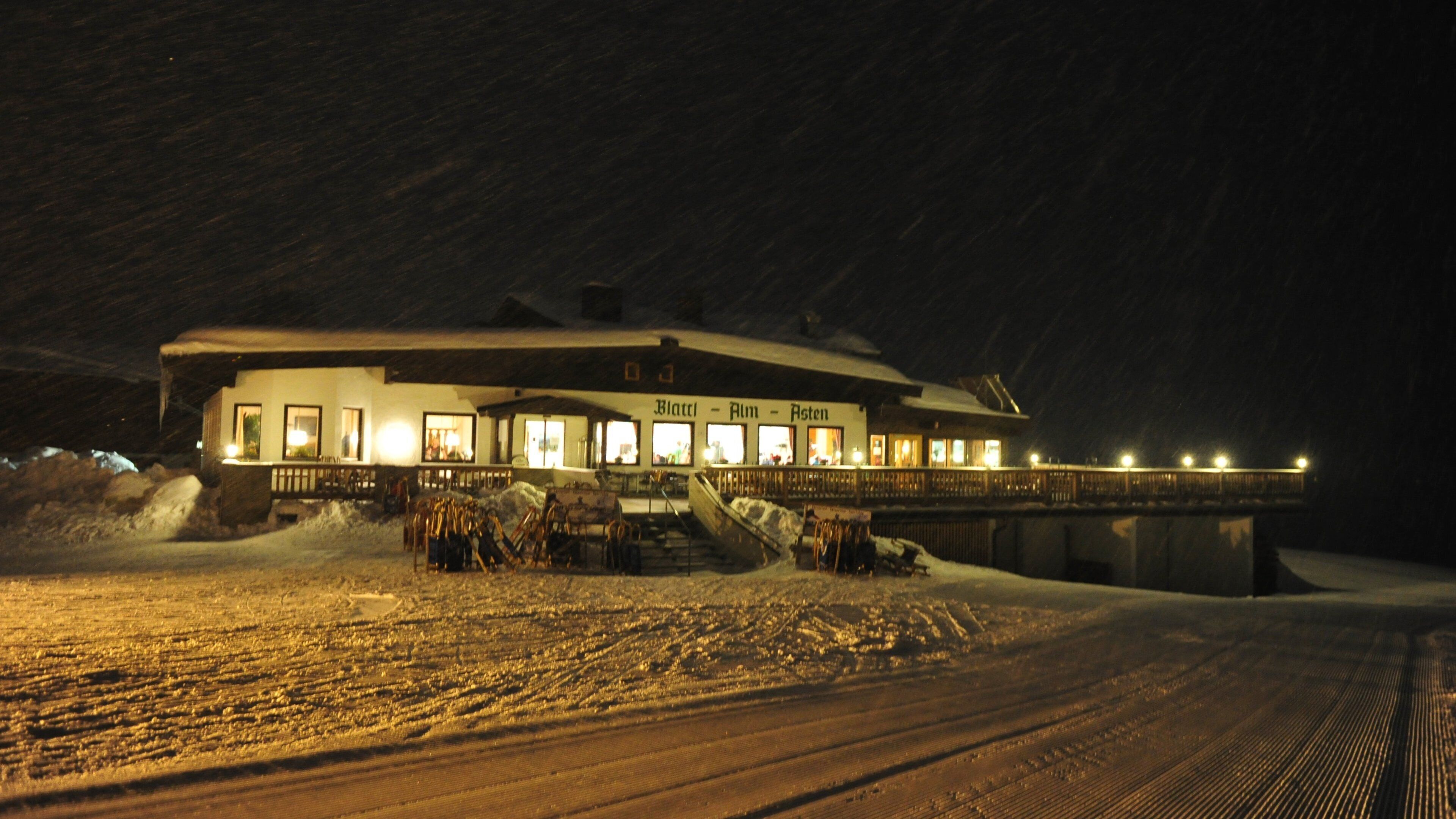 Going am Wilden Kaiser which includes night scenes and snow