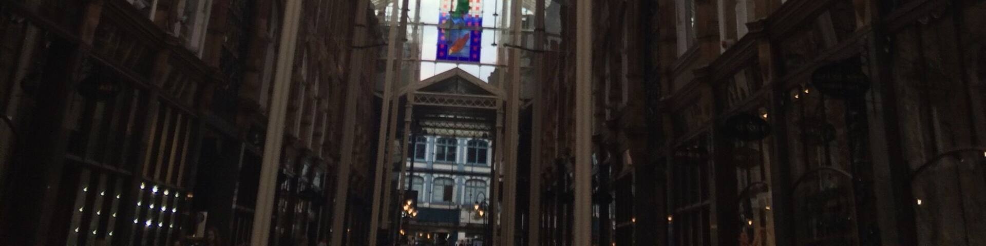 Fabulous glass. Ruling in this shopping area
