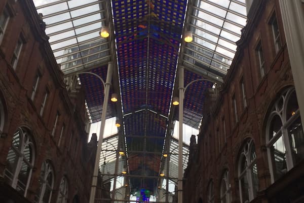 Fabulous glass. Ruling in this shopping area