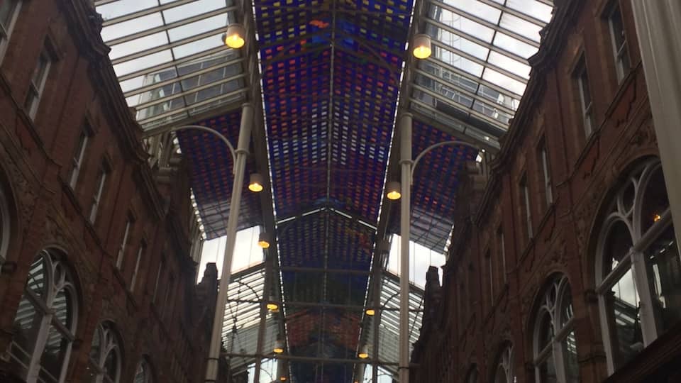 Fabulous glass. Ruling in this shopping area