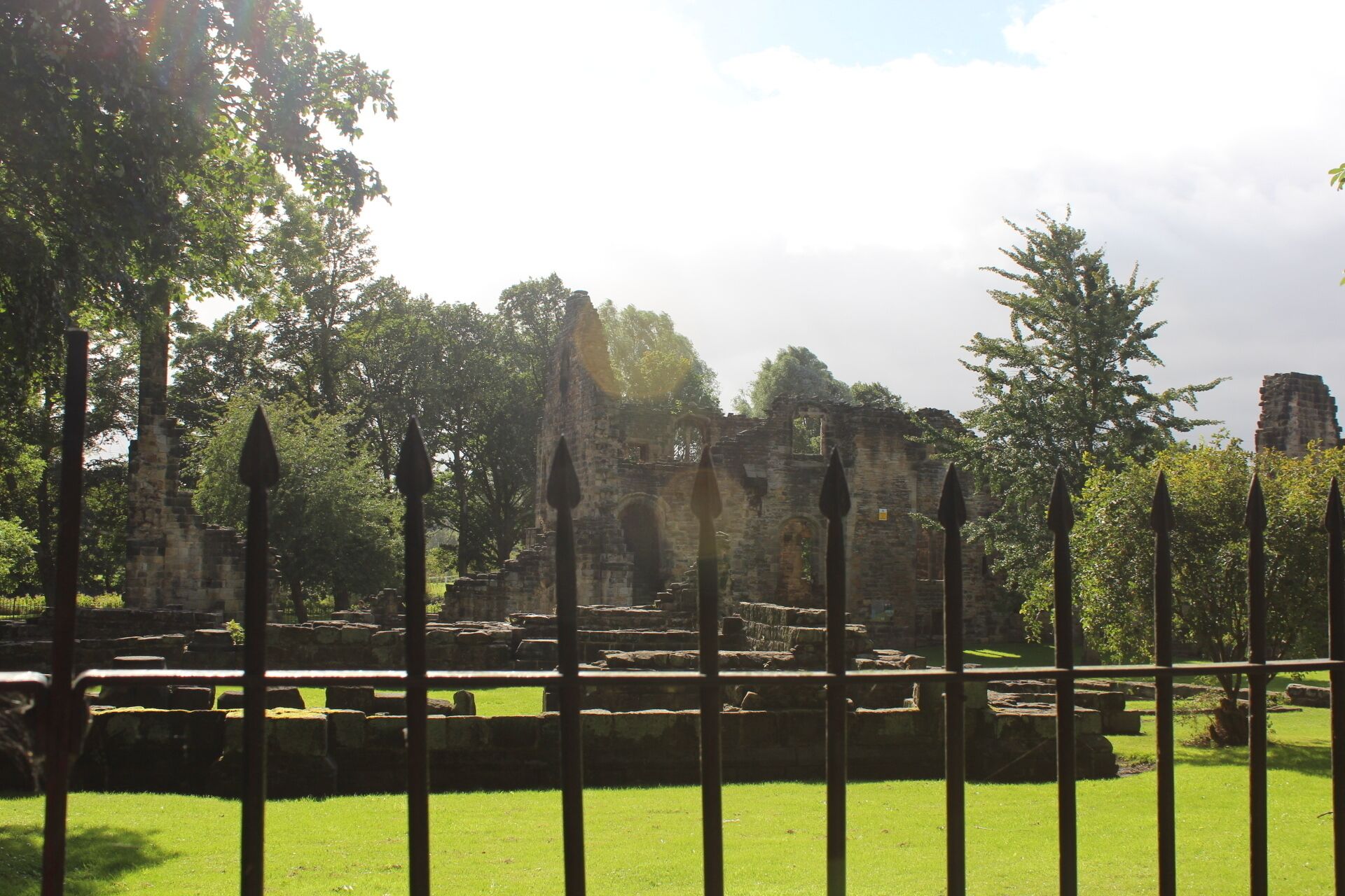 My first few days in England and Leeds welcomed us with sunshine even in the afternoon! Way to go UK!