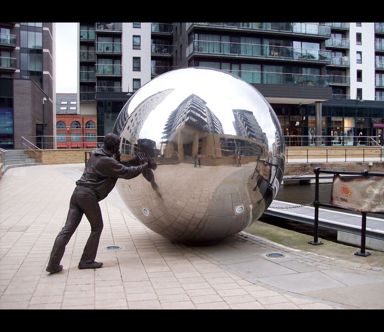 Modern Sisyphus in Clarence Dock