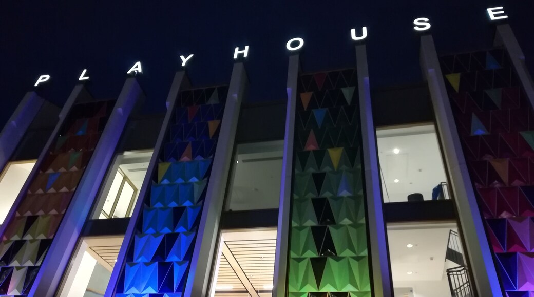 Newly refurbished Leeds Playhouse. Really nice venue. Saw My Beautiful Launderette. I saw the film when it originally came out. Dates me 🙄