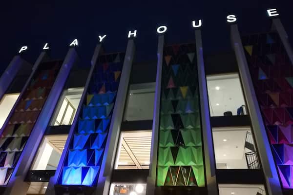 Newly refurbished Leeds Playhouse. Really nice venue. Saw My Beautiful Launderette. I saw the film when it originally came out. Dates me 🙄