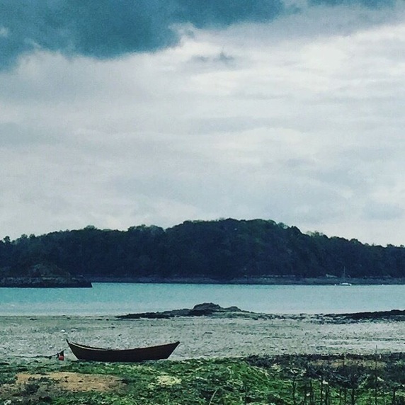 Super spot for sea foods if you are not afraid by green algies and sea mud... #beachbound