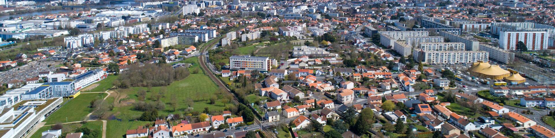 Vue aérienne de la ville de Rezé en Loire Atlantique