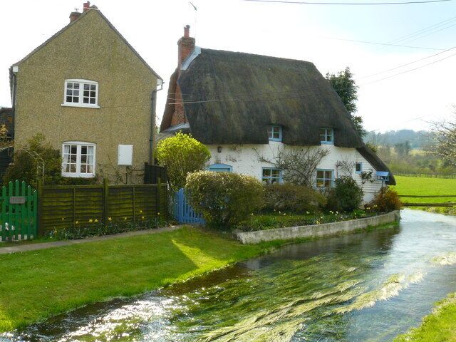 Hurstbourne Tarrant - Cottage This cottage is surrounded on two sides as the River Bourne takes a sharp left.