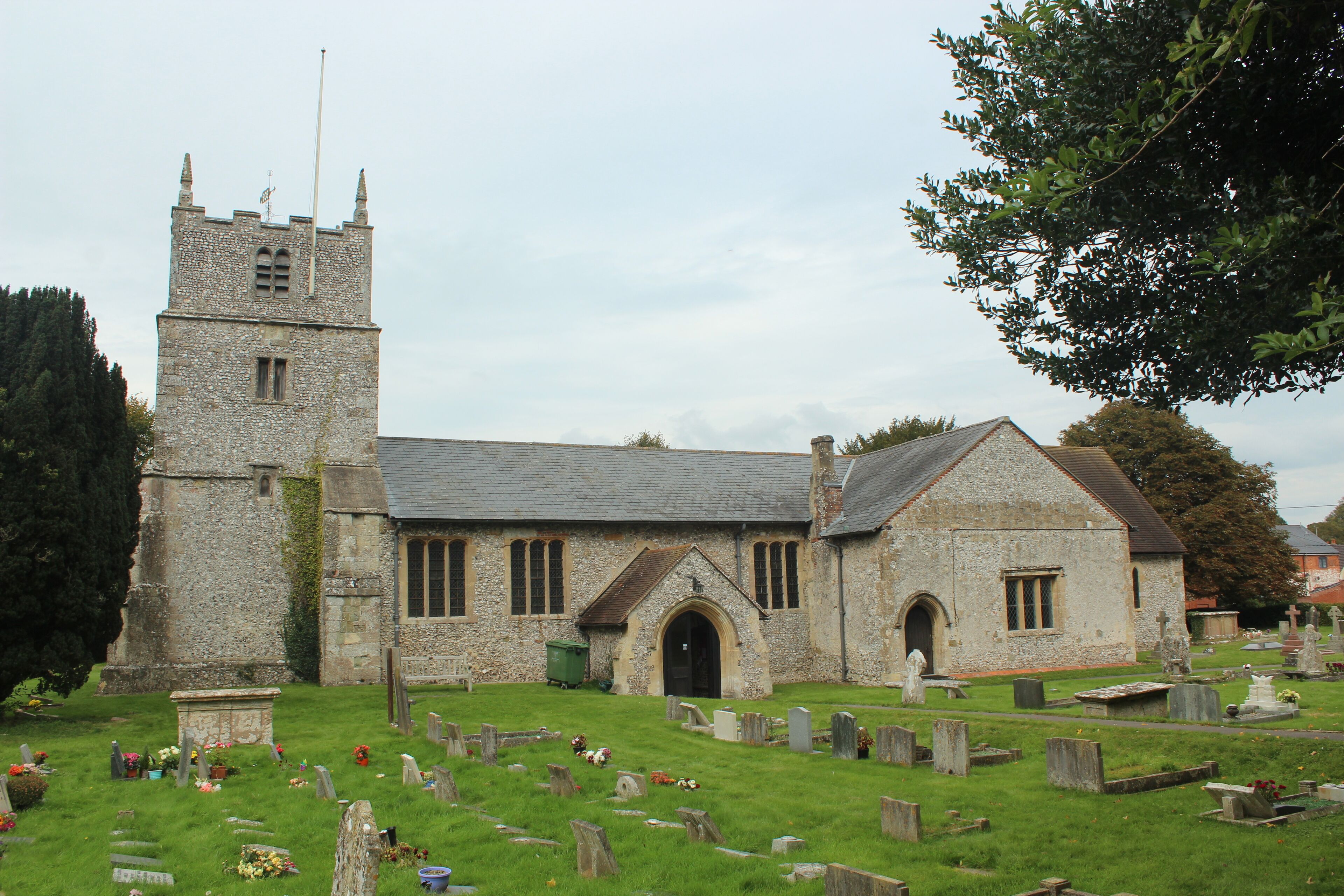 Church Of St James Wikidata has entry Q17529393 with data related to this item.