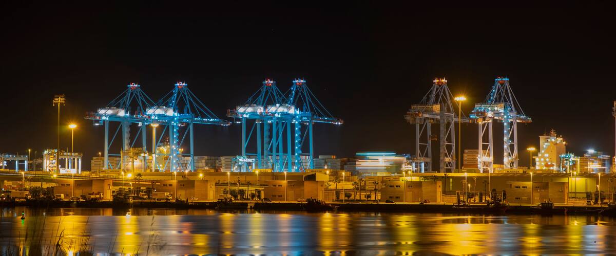 vista nocturna del puerto Bahía de Algeciras, Andalucía