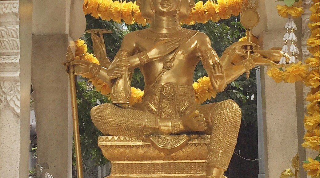 There is always time to pay respect 🙏