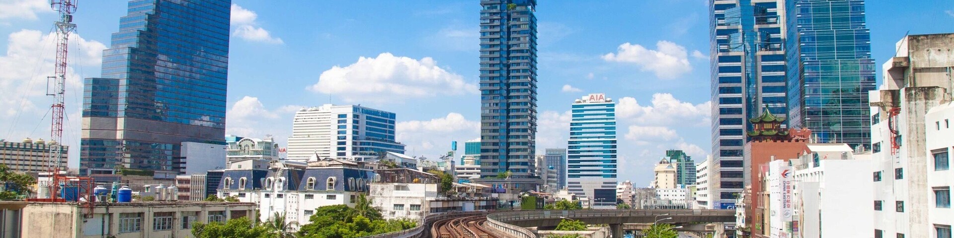 I’ve swapped living in Phuket for this. I’ve traded beaches for the #BTS, coastlines for convenience, sunsets for #skyscrapers. Here’s hoping the decision pays off...
#LifeAtExpedia