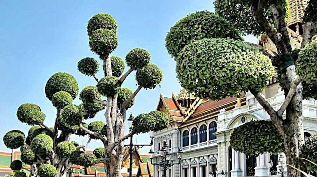 #TroveOn The Grand Palace in Bangkok is a must see, and it's easily accessible by water taxi