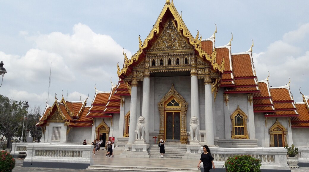 Erster echter Urlaubstag. Eine Tuk Tuk Fahrt zu einigen Highlights und eine Klongfahrt