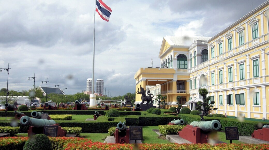 This is one of the Government Buildings. The name, I don't remember.