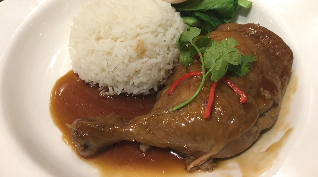 #foodiefinds
This "Audrey" restaurant is located in The Emquarier Mall. There are many kind of fusion food. Their food is very tasty and impressed my a lot. The decorations of the restaurant is very warm and beautiful. They also have a very good desserts :)