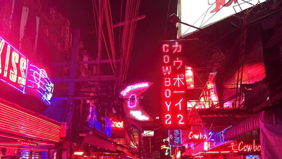Soi Cowboy, party goes come here