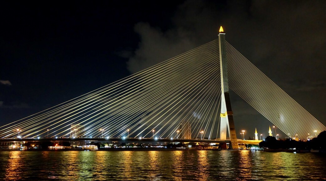 Lighted Rama VIII bridge at night while cruising along Chao Phraya River 👀🛳🌉#Bangkok #Thailand #nightphotography #bridge