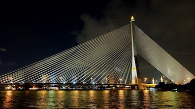 Lighted Rama VIII bridge at night while cruising along Chao Phraya River 👀🛳🌉#Bangkok #Thailand #nightphotography #bridge