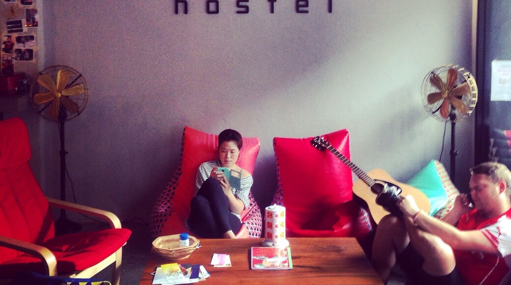 Loving this quirky new hostel in Bangkok near the Lumphini park. It has a great big communal area downstairs and a kitchen (never seen such a big and tidy hostel kitchen in my life!) with a dining room where you can also lounge and watch movies or borrow a good book from their big selection in the library. There are five floors with huge bathrooms (Hot water that works! Yes!) and every dorm and double bedroom is tastefully decorated and equipped with A/C. The best part about the hostel for me personally? Our room is located on the 5th floor and the Wifi is fast; and they have brand-new washing machines where you can wash your clothes for 40 Baht (one load) - very convenient for a long-term traveller. This was one of the best hostel experiences I've had so far - thoroughly recommended!! P.s.: you would never guess what their beer opener is made out of...
#alifefullofserendipity #serendipitytess #serendipity #everydaybangkokhostel #thailand #thai #thainess #bangkok #bkk #travel #traveling #travelblog #travelblogger #rtw #travelphotography #young #hip #asia #photography #travelphotography