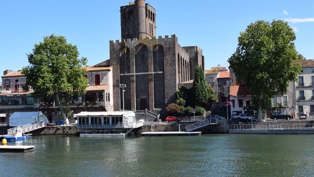 This building is inscrit au titre des Monuments Historiques. It is indexed in the Base Mérimée, a database of architectural heritage maintained by the French Ministry of Culture, under the reference PA00103340 .