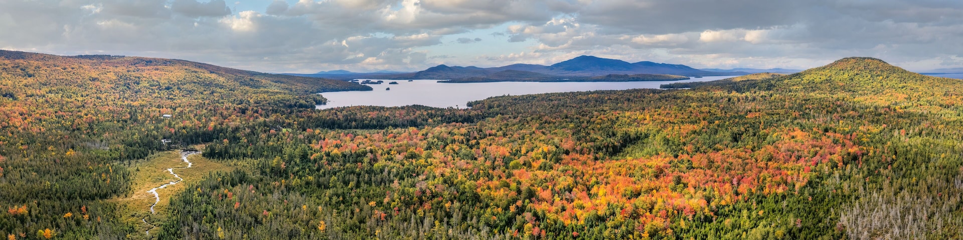 Beautiful fall foliage at Moosehead Lake - Maine