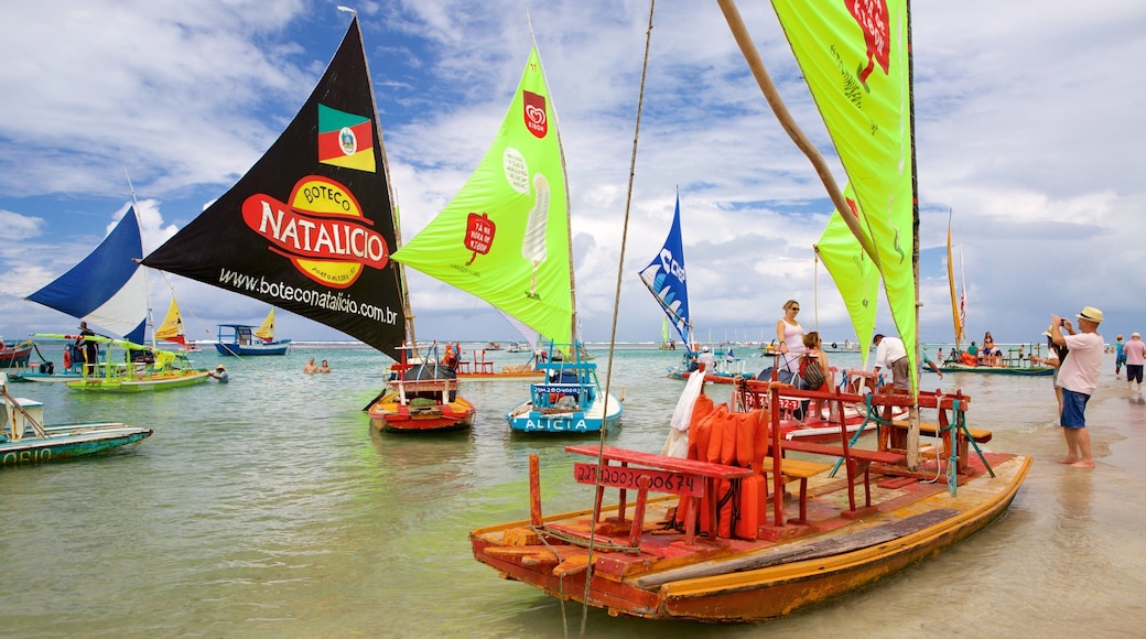 Porto de Galinhas som inkluderer kyst, seiling og rafting