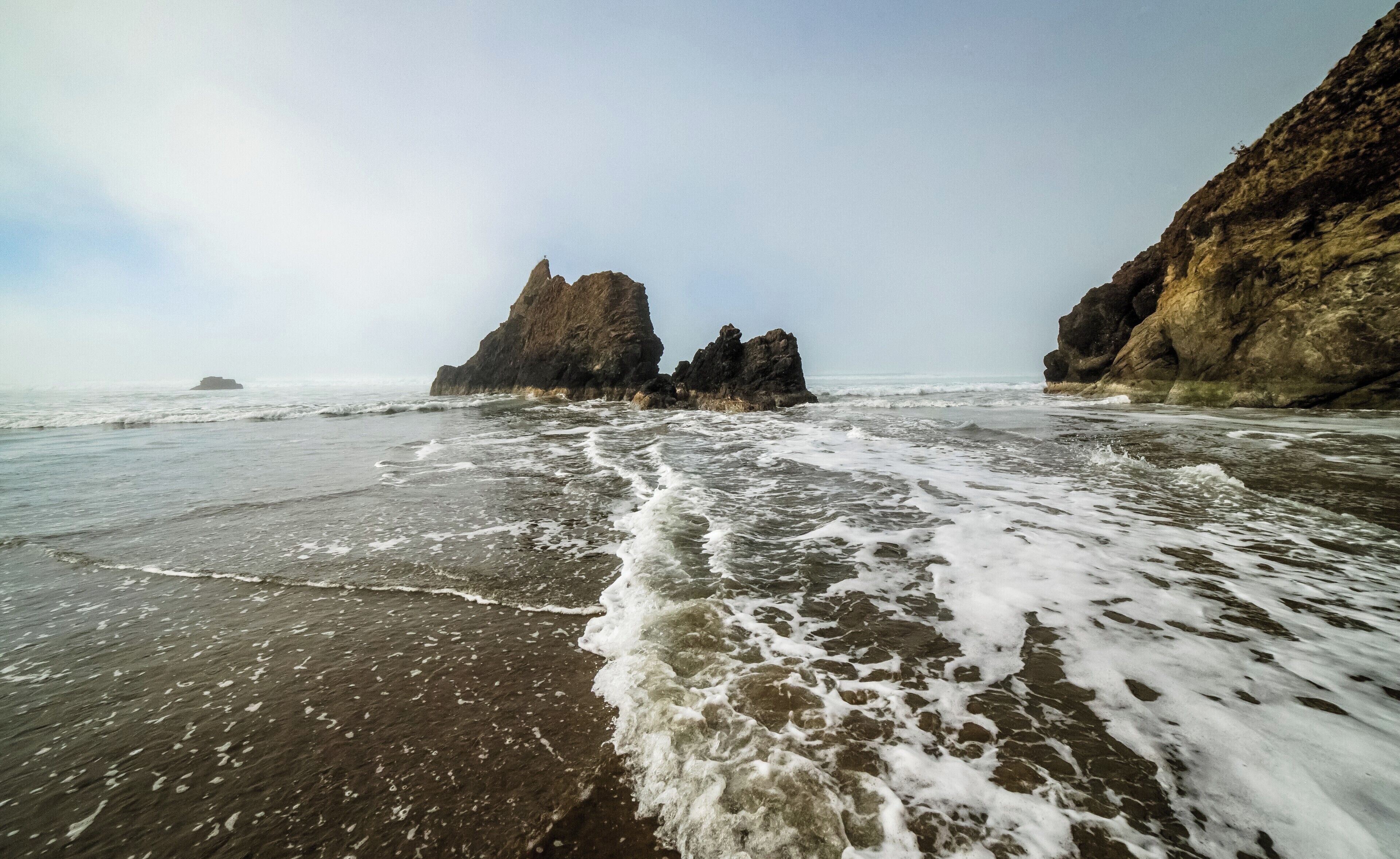 Arcadia Beach, located just off of highway 101, is an easy to get to stop off when traveling north or south. Stretching more than a mile Humbug Point to the north and Hug Point to the south, in which can only be passed at low tide. Arcadia beach is a fantastic destination for photography enthusiasts, hikers, beach combers or a picnic and stroll ocean side.  
#LifeAtExpedia
#Beaches
