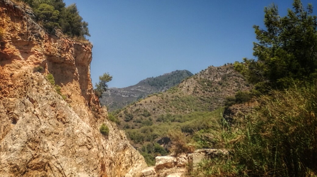 Walking through the mountain sides and waters of Rio Chillar is a unique and beautiful experience #takeahike