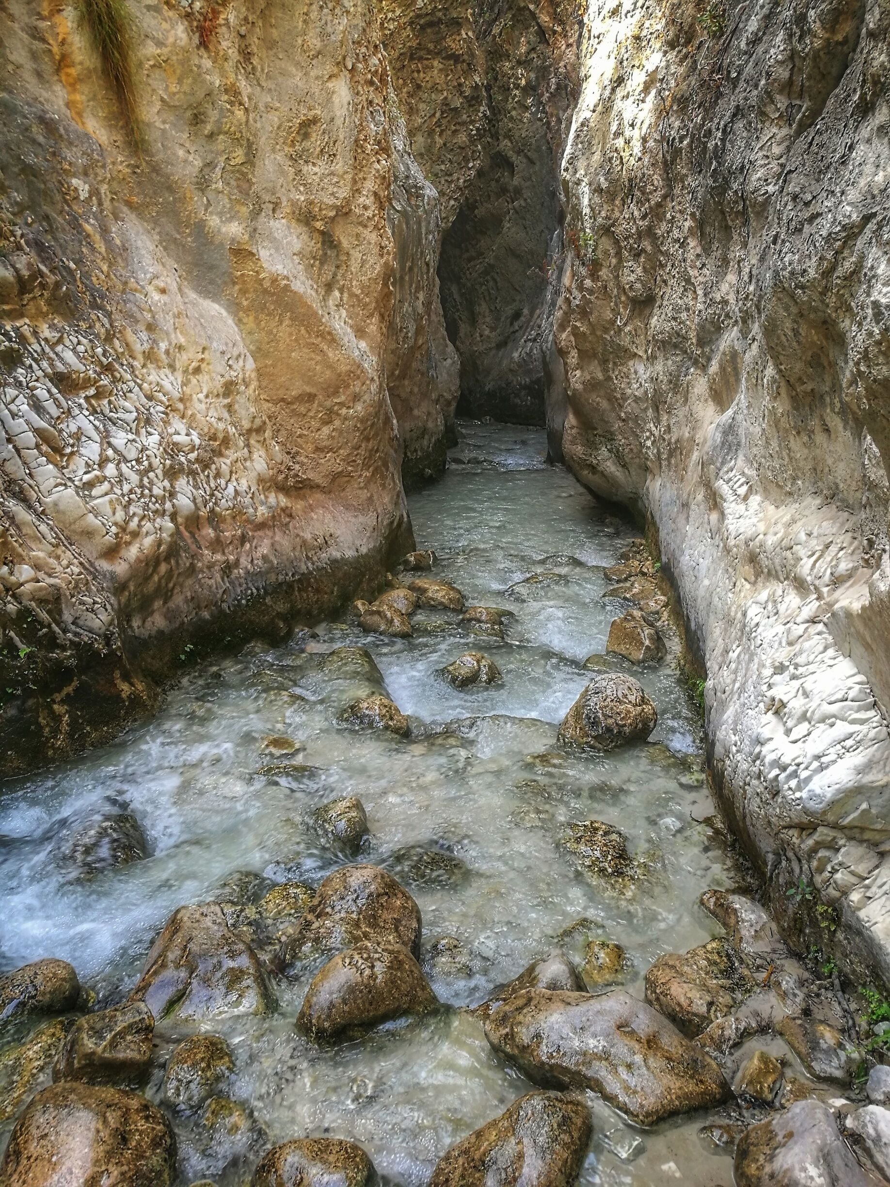 As the Rio Chillar walk takes you deeper into the mountainside it gets ever more rugged and beautiful