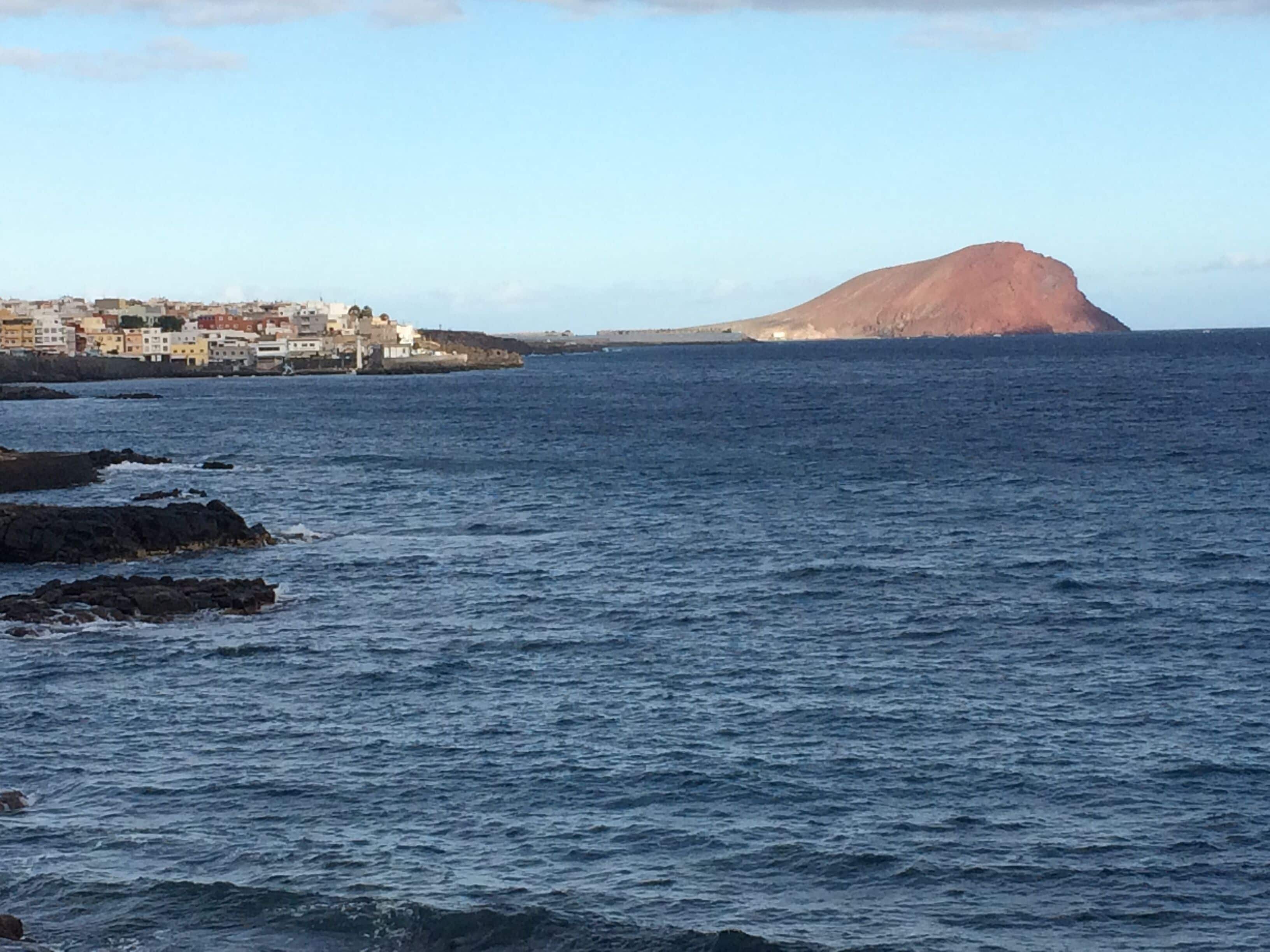 Showing that the name is correct - Montaña Roja.  Very red when the sun shines...
