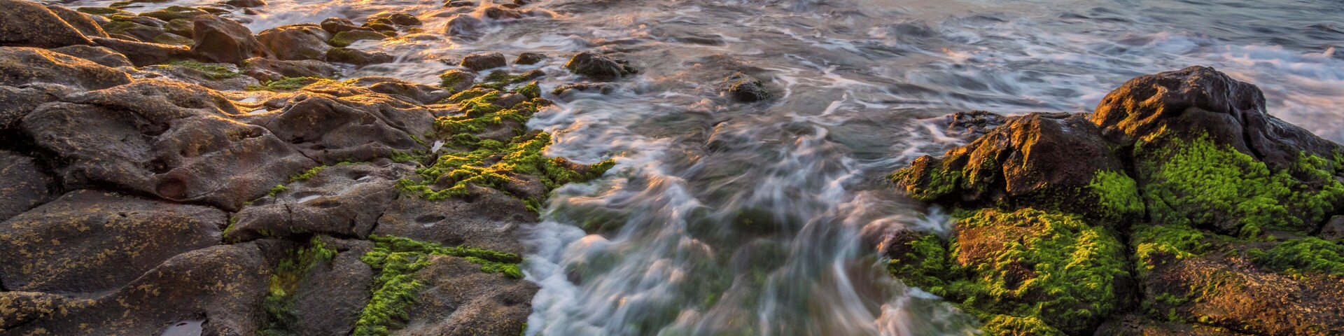 Sunrise location, low tide. Watch out for the incoming waves ☺️
#BeachTips #BvS