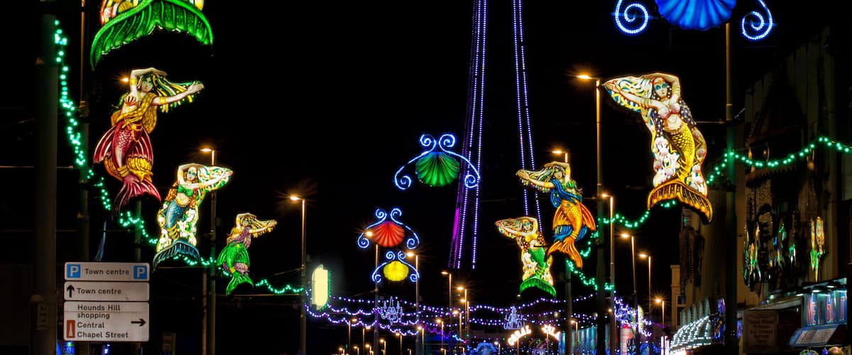 H66DX1 Blackpool illuminations