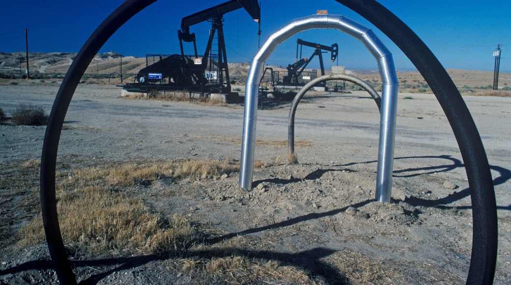 Oil well at Taft in the Central Valley, CA