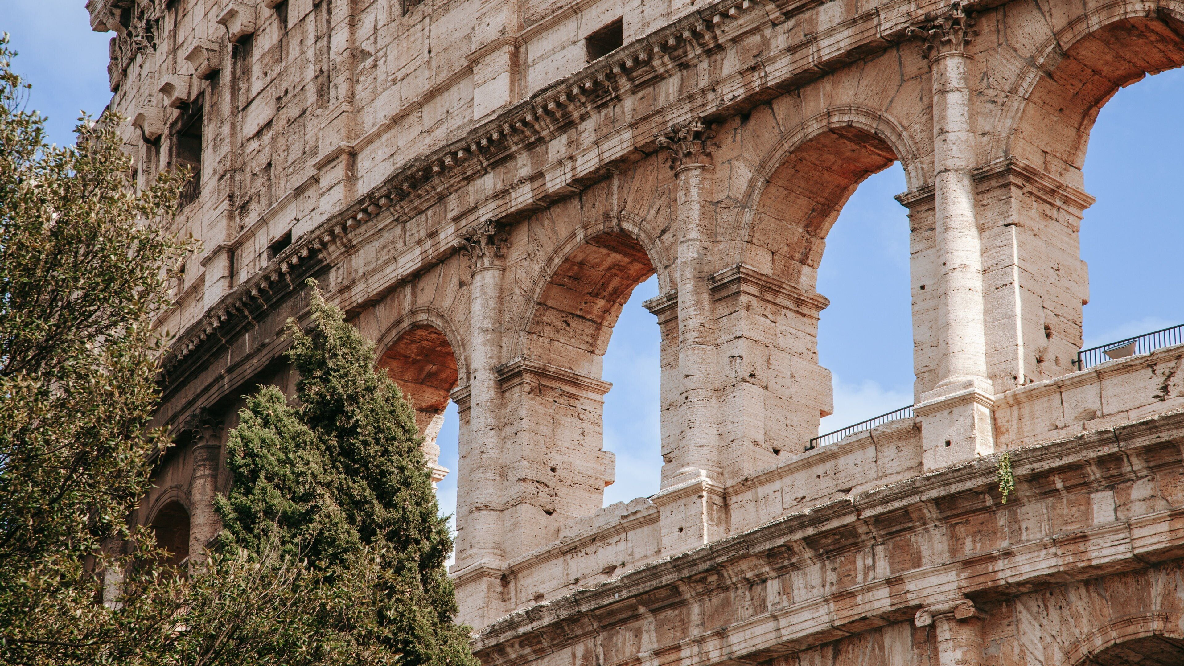Colosseum featuring heritage architecture