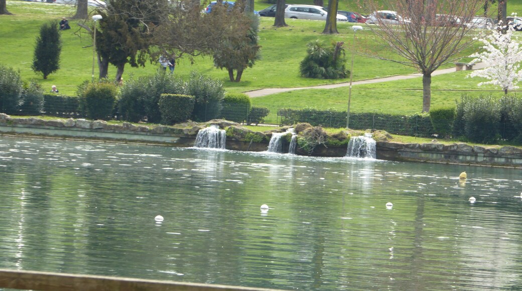 Views of the EUR park.