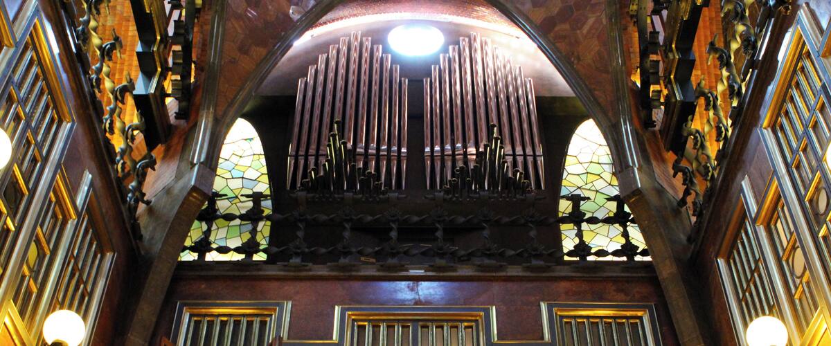 Òrgan del Palau Güell d'Antoni Gaudí a Barcelona, Catalunya. 1888.