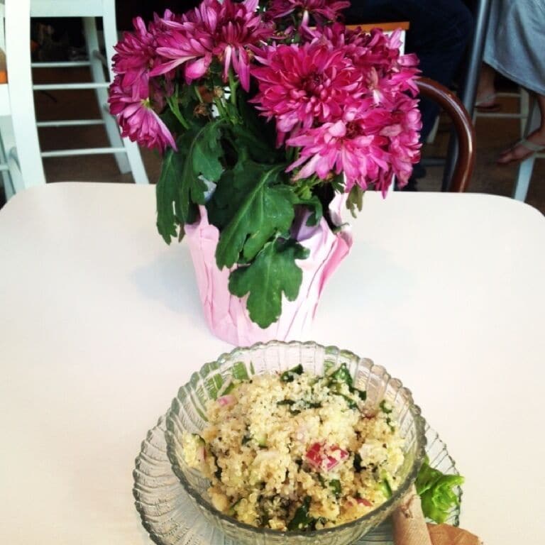 One of the best cafes in the area. Great food. Great smoothies. Great ambience. Great people. 