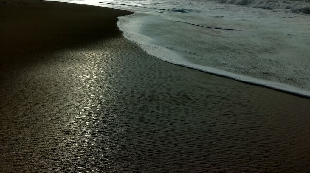 Sunrise in Puri... The waves are mighty and powerful! Take a dip but don't go too far. #Traveller #Puri #Sunshine #Beach #Reflections