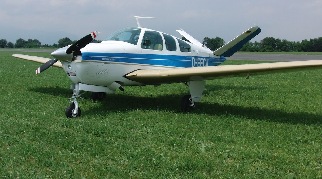 Beechcraft V35B Bonanza in mostra statica al Centenario Aeroporto TorinoAeritalia 2016 - Historical Aircraft Group - 2 luglio 2016