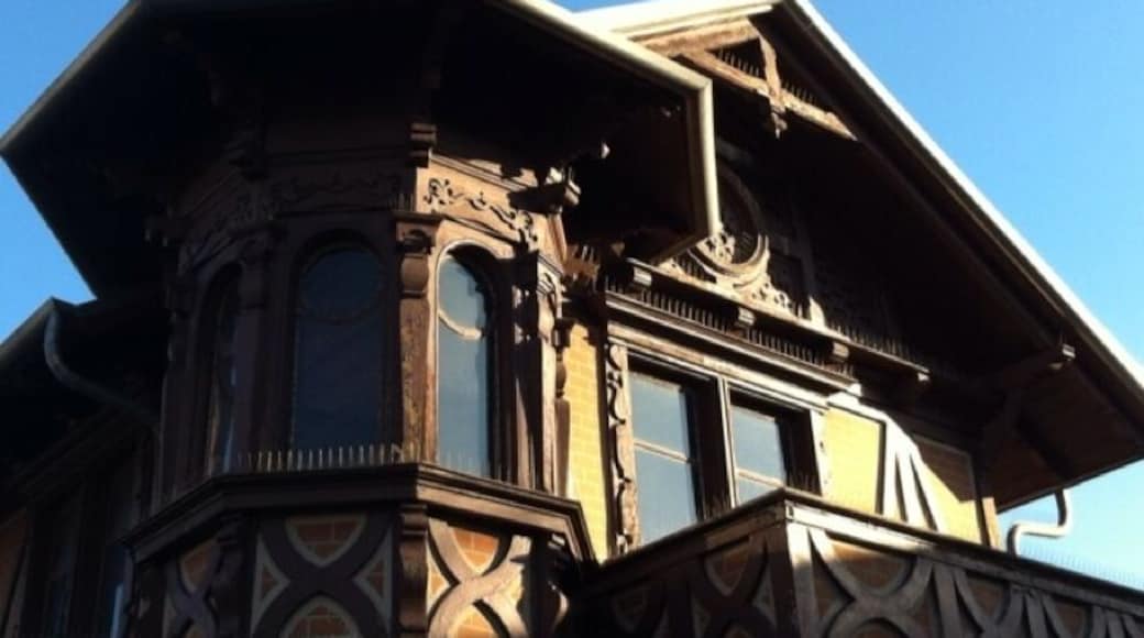 Villaggio Leumann, un posto da vedere per la sua storia. Ex villaggio di operai costruito direttamente dalla fabbrica tessile Leumann