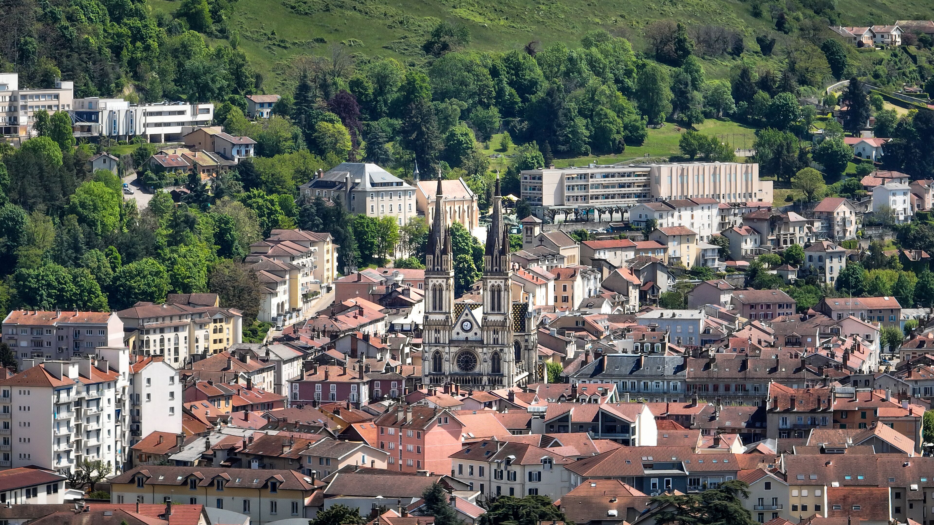 Centre ville de Voiron vu par drone
