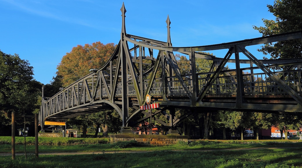 Footbridge Bergeshรถveder Steg at the Nasses Dreieck (Wet Triangle) in Hรถrstel-Bergeshรถvede, Kreis Steinfurt, North Rhine-Westphalia, Germany.