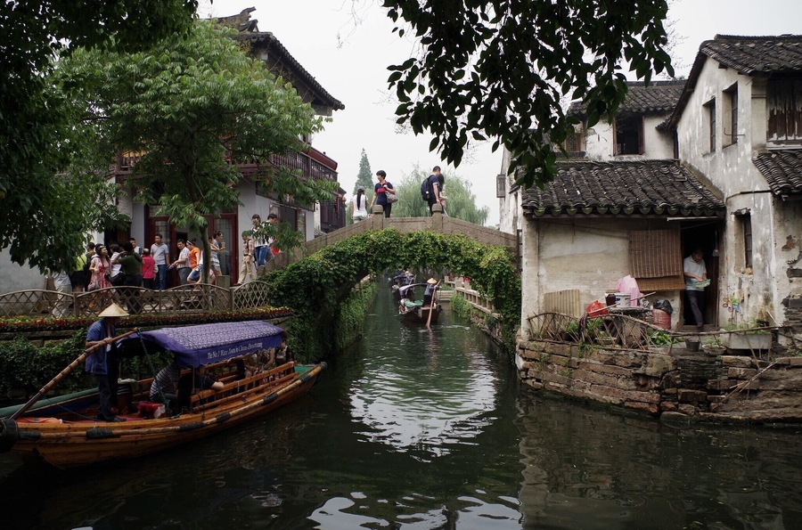 China's No.1 Water Town —— #ZhouZhuang Ancient Town.
https://twitter.com/Beautifulgx