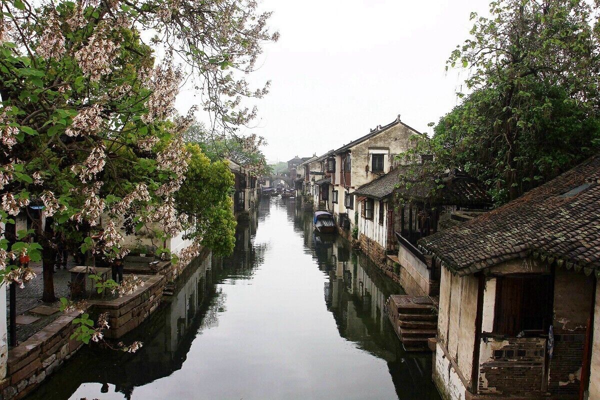 China's No.1 Water Town —— #ZhouZhuang Ancient Town.

https://twitter.com/Beautifulgx
