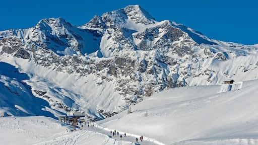 マデージモ 表示 山々 と 雪