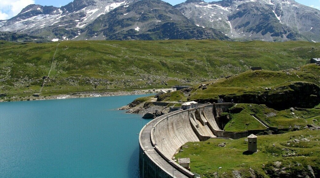 Staumauer des Lago Monte Spluga