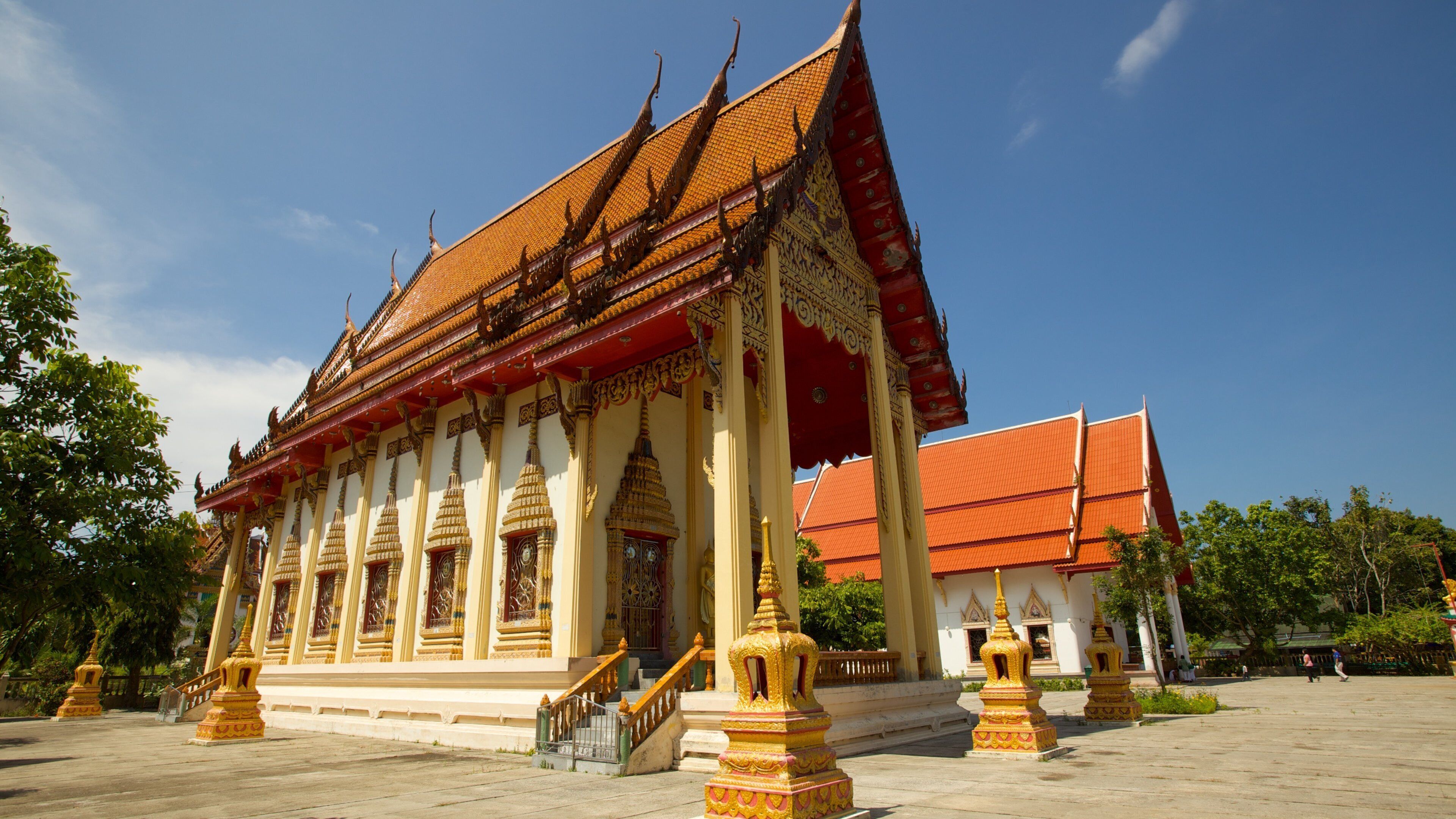 Phuket - Phang Nga showing religious aspects and a temple or place of worship
