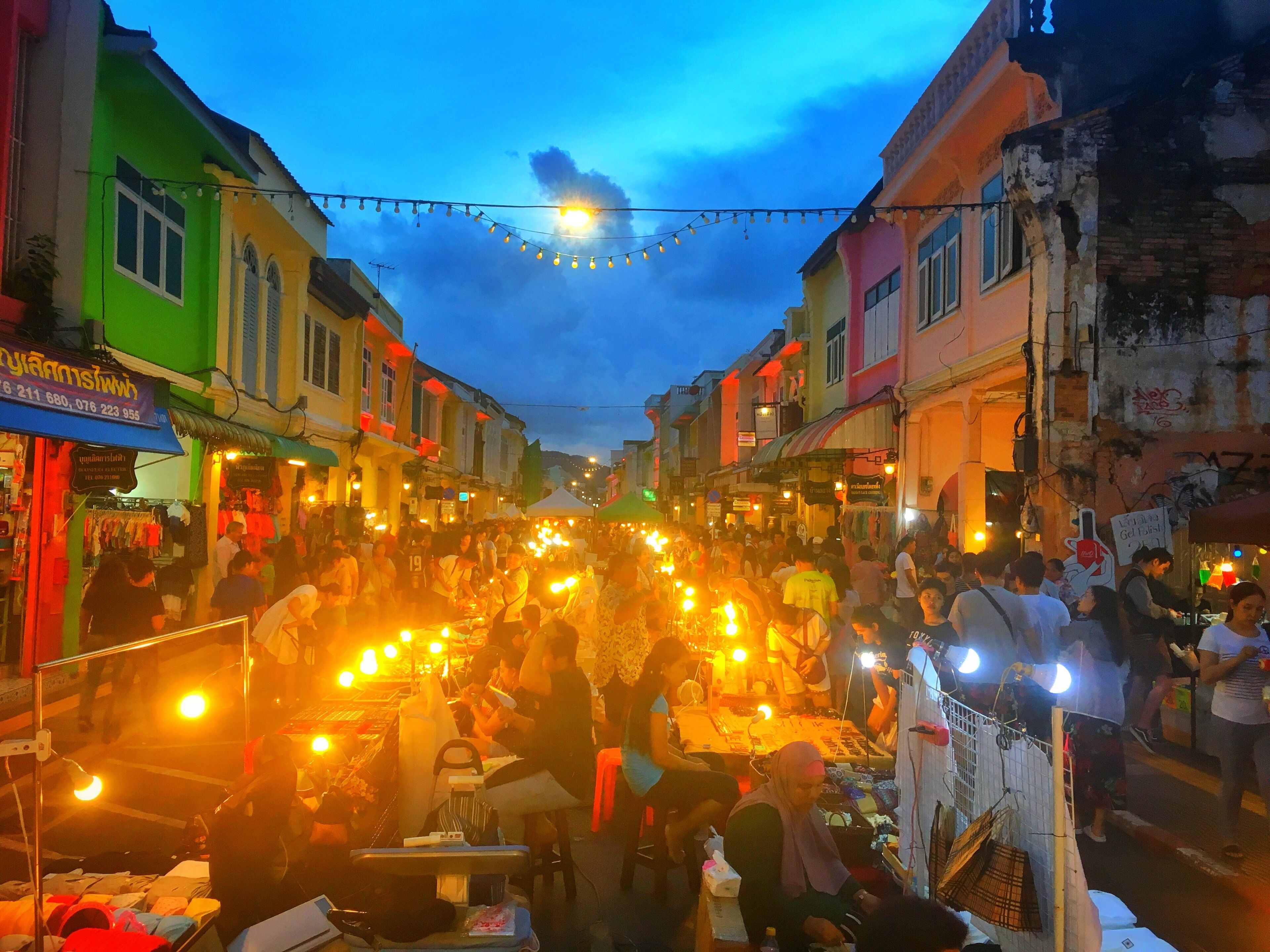 All the food you can think of on the island while walking between these old colorful Sino-Portuguese houses. The crowded weekend market known locally as Naka Market in #Phuket old town is the largest in the island, with plenty of family businesses offering food & shopping items. Despite it is a small market when compared to the huge Chatuchak market in Bangkok, it certainly beats the other markets found at Patong, Karon & Kata beaches. If you're a tourist, don't forget to bargainhard! #Thailand #LikeALocal #LifeatExpedia #trovember