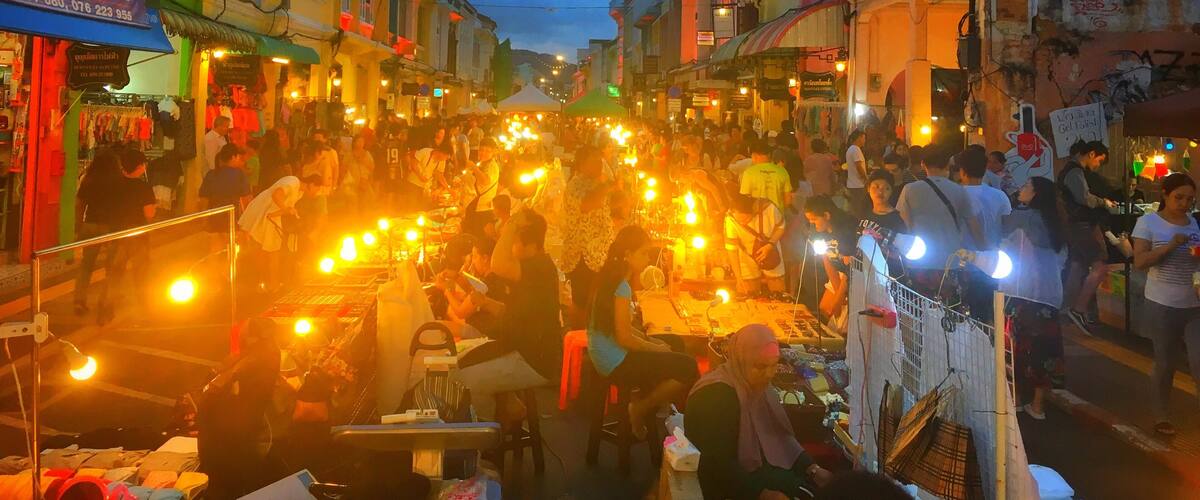 All the food you can think of on the island while walking between these old colorful Sino-Portuguese houses. The crowded weekend market known locally as Naka Market in #Phuket old town is the largest in the island, with plenty of family businesses offering food & shopping items. Despite it is a small market when compared to the huge Chatuchak market in Bangkok, it certainly beats the other markets found at Patong, Karon & Kata beaches. If you're a tourist, don't forget to bargainhard! #Thailand #LikeALocal #LifeatExpedia #trovember