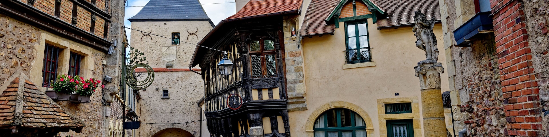 Rue médiéval de Bourbon-Lancy, Bourgogne, France, Saône-et-Loire, Bourgogne-Franche-Comté